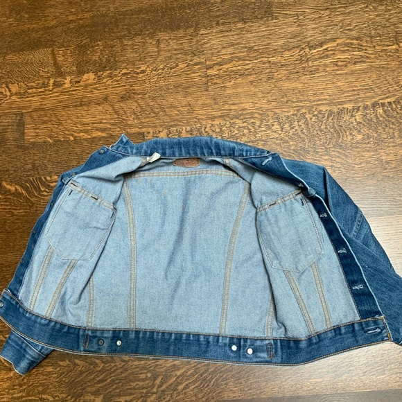 LEVI’S Classic Trucker Denim Jean Jacket Button Up Kids Youth Size 10 Unisex - Picture 3 of 15